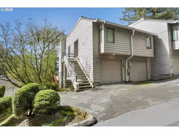 209 CERVANTES CIR, Lake Oswego, OR 97035