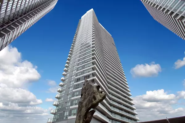 Toronto C15, ON M2K 0E4,115 McMahon DR #811