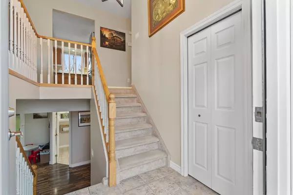 Chatsworth, ON N0H 1G0,72 Jane ST