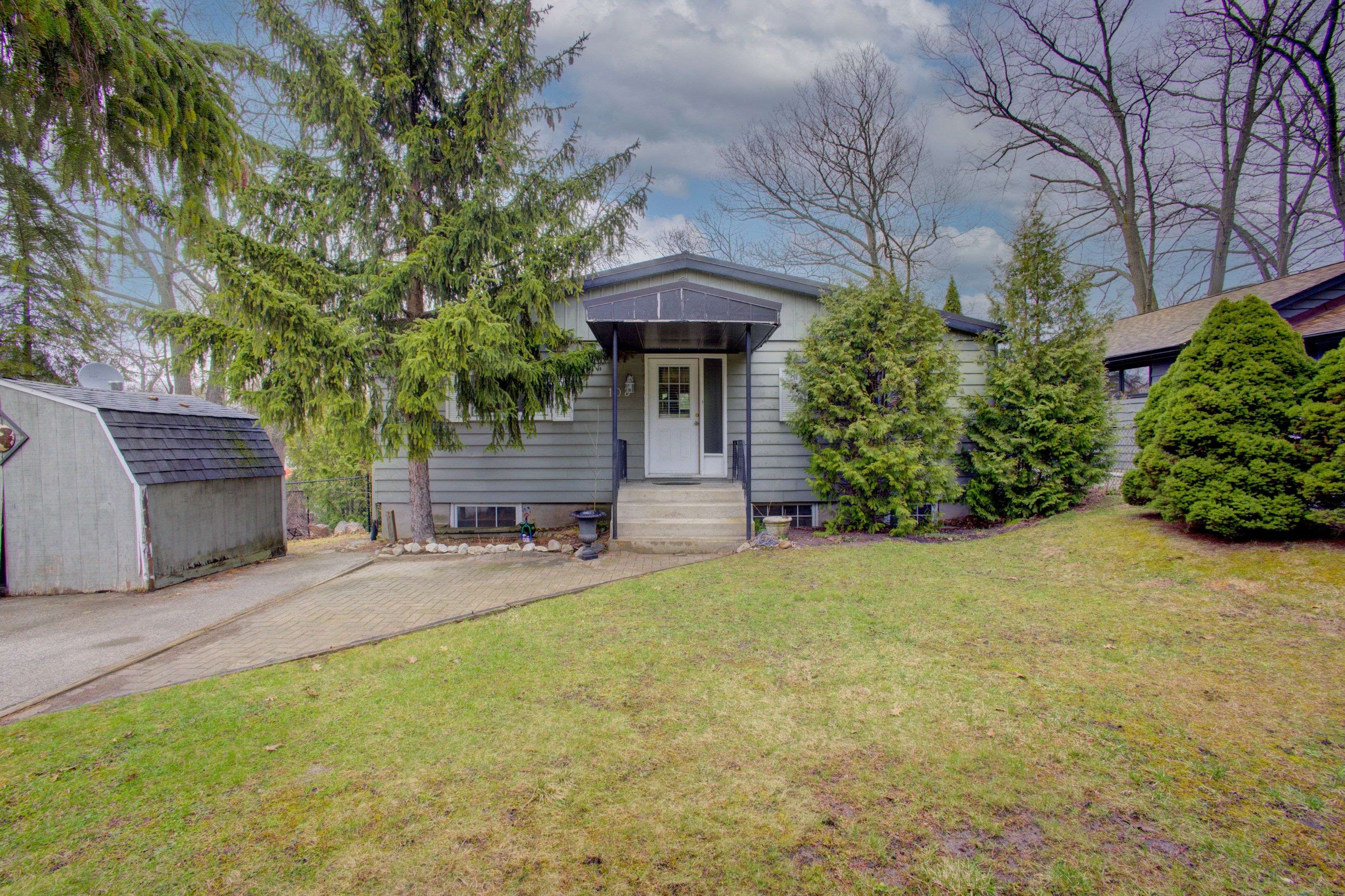 Wasaga Beach, ON L9Z 2S9,103 Sunnidale RD S