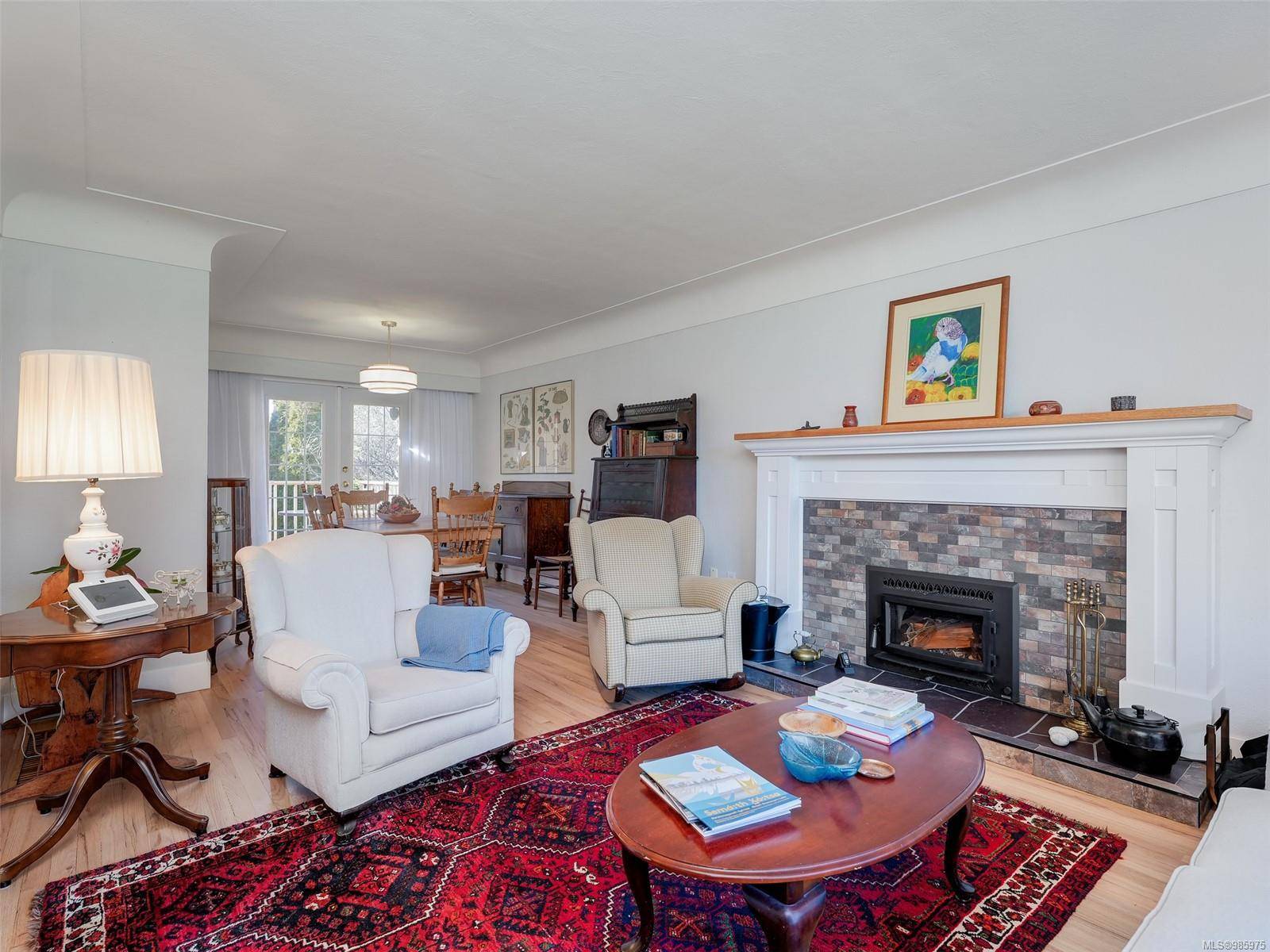 Saanich, BC V8R 4P1,2898 Ilene Terr