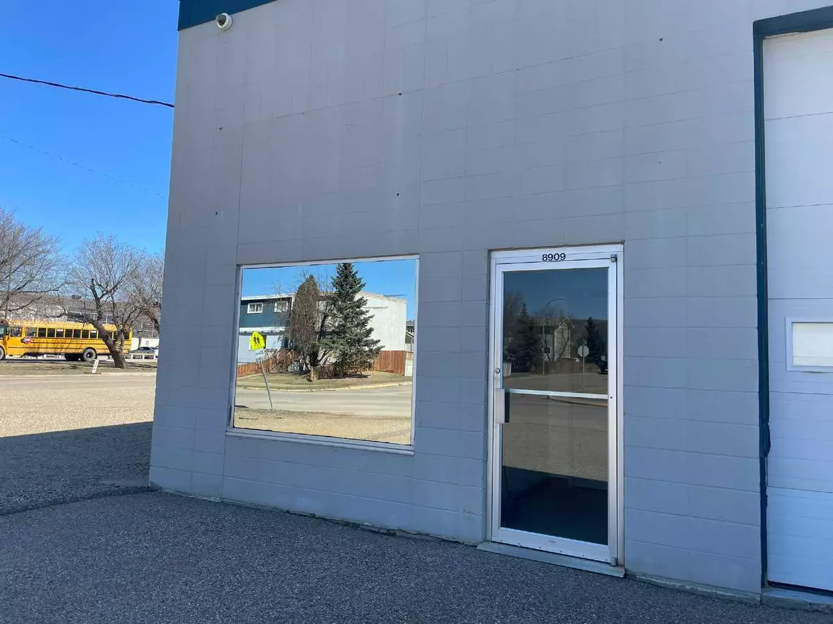 Peace River, AB T8S 1G8,8909 96 ST #3
