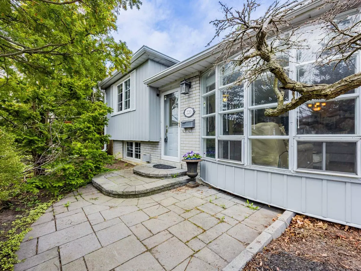 Toronto E08, ON M1E 1B7,220 Catalina DR