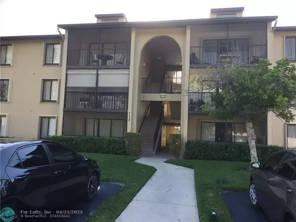 Greenacres, FL 33415,712 Sunny Pine Way #E3
