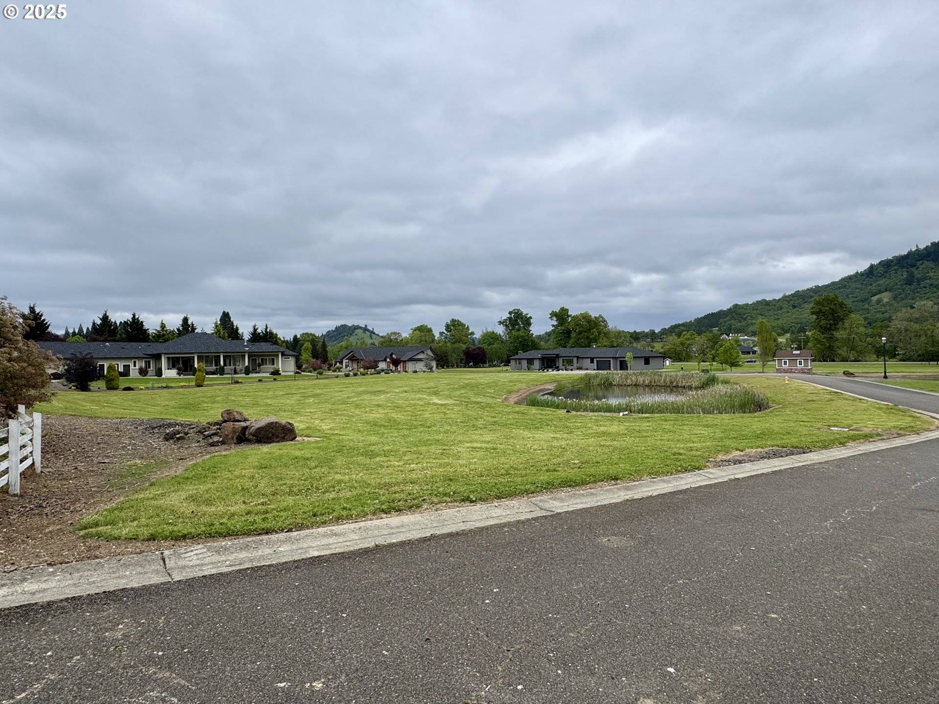 Roseburg, OR 97471,175 JULIA LN