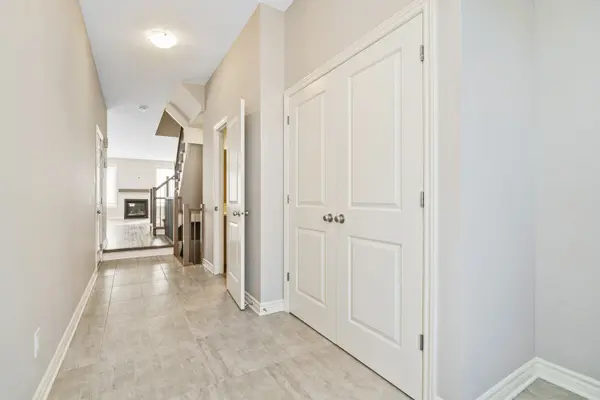 Stittsville - Munster - Richmond, ON K2S 0Z5,1218 CAVALLO ST