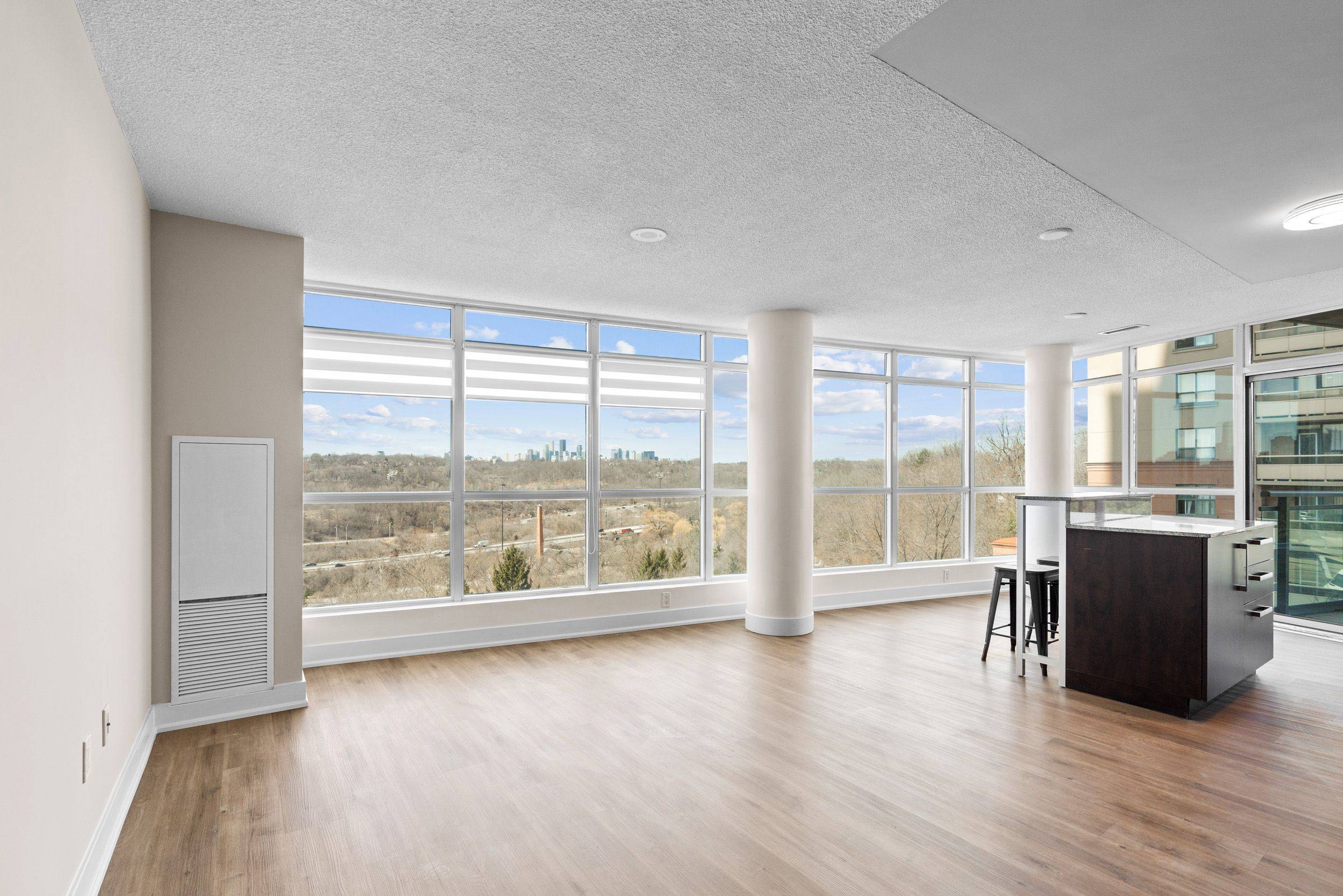 1048 Broadview AVE #308, Toronto E03, ON M4K 2B8