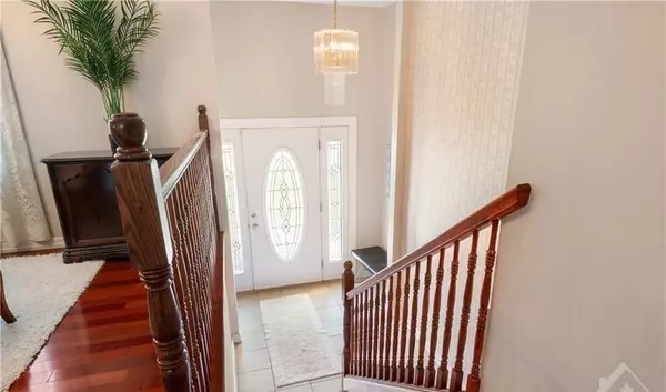 Cityview - Parkwoods Hills - Rideau Shore, ON K2E 6Y8,25 Saginaw CRES