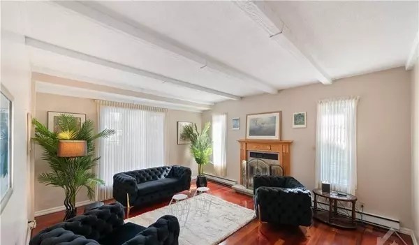 Cityview - Parkwoods Hills - Rideau Shore, ON K2E 6Y8,25 Saginaw CRES