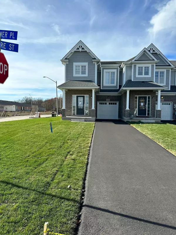 210 Sunflower PL, Welland, ON L3B 5N8