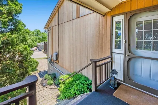 St. Catharines, ON L2T 1T4,29 DUNDAS CRES