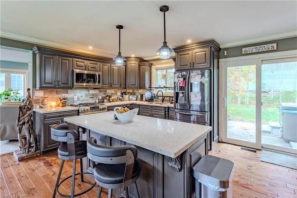 207 WALDEN BLVD, Fort Erie, ON L2A 1R6