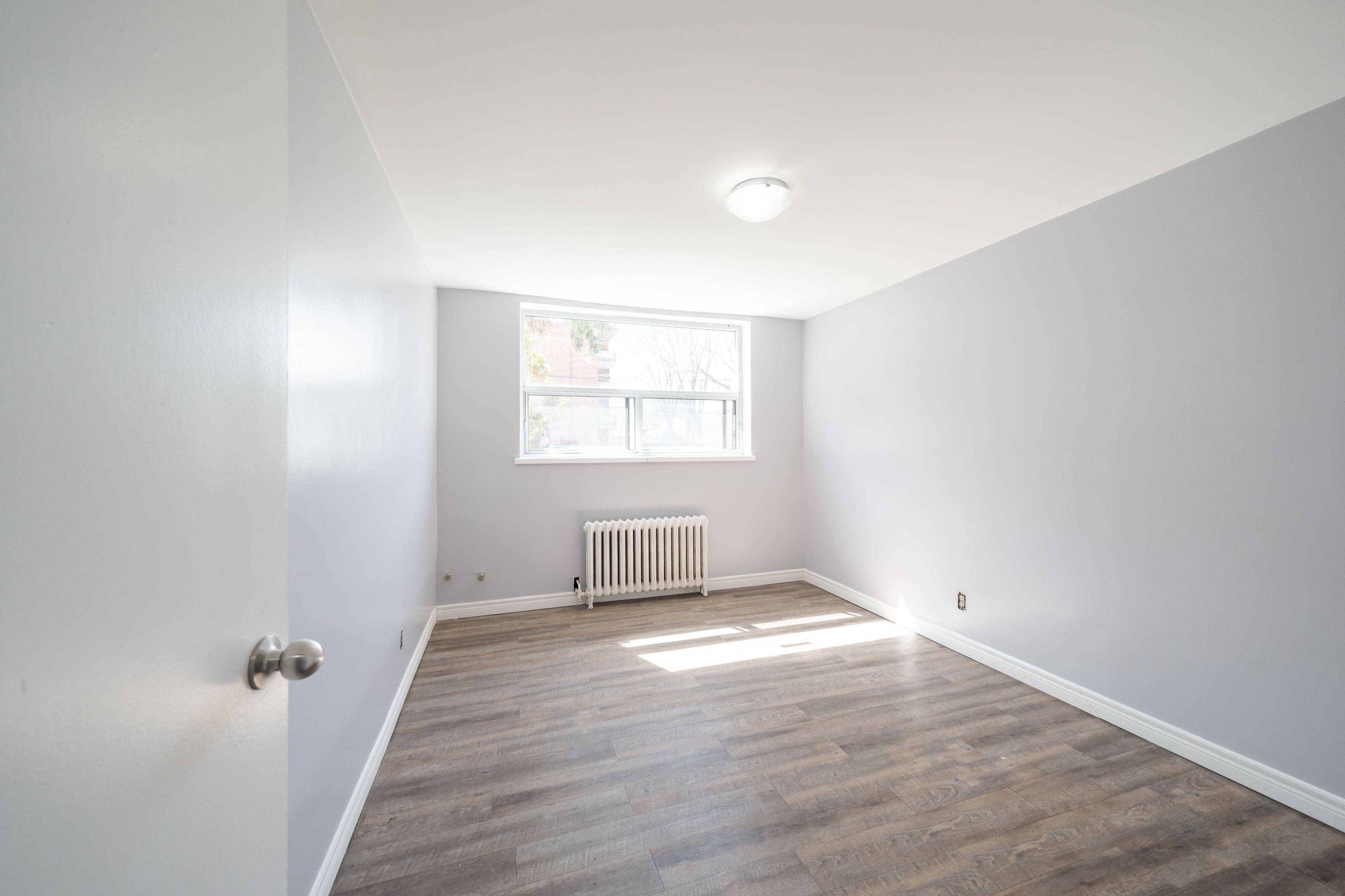 Burlington, ON L7R 1Z2,799 Robinson ST #2