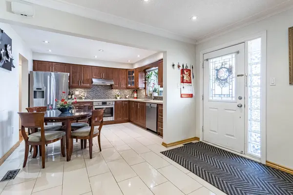 Bradford West Gwillimbury, ON L3Z 2A6,331 Tornado DR