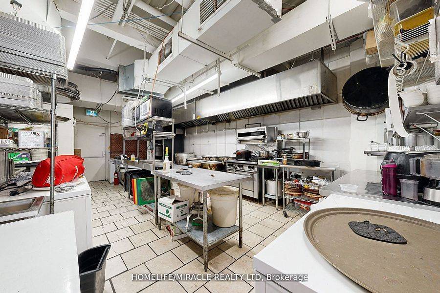 Mississauga, ON L4Y 2C6,1185 Dundas ST #2