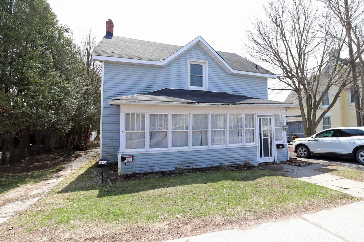 Smiths Falls, ON K7A 1N8,11 Russell ST W