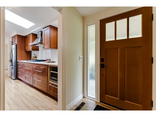 1286 SUNNY DR, Eugene, OR 97404