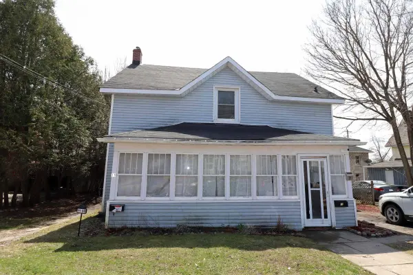 Smiths Falls, ON K7A 1N8,11 Russell ST W