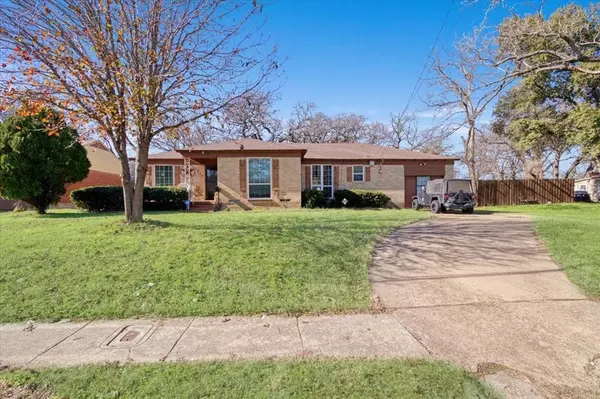 1011 Ash Street,  Irving,  TX 75060