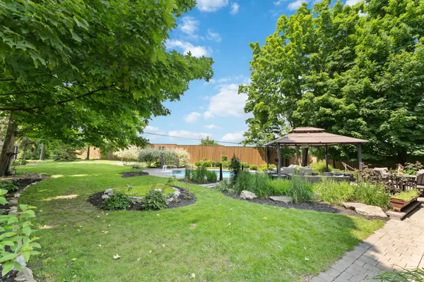 Barrhaven, ON K2J 1G5,29 Roberta CRES