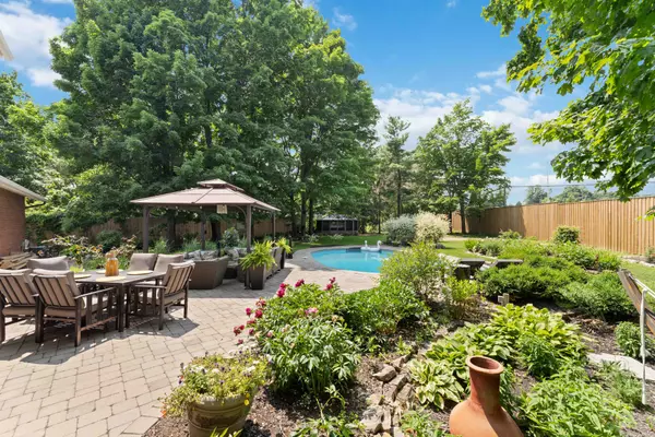 Barrhaven, ON K2J 1G5,29 Roberta CRES