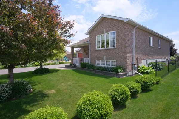 Springwater, ON L0L 1P0,19 Whitfield CRES