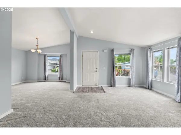 3700 BABCOCK LN #105, Eugene, OR 97401