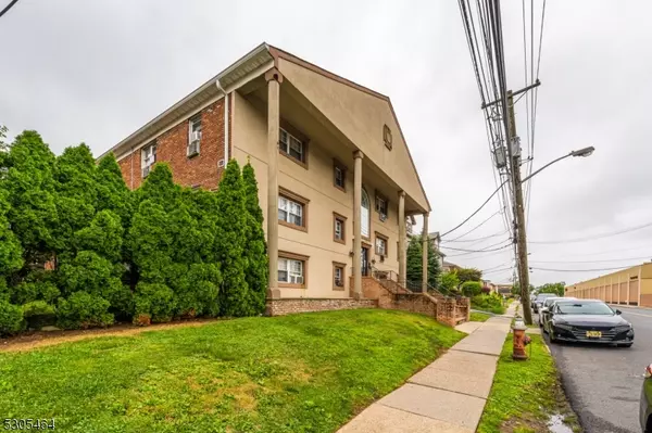 Elizabeth City, NJ 07202,816-826 W Grand St #2C