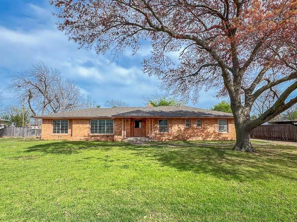 812 S Ash Street, Archer City, TX 76351
