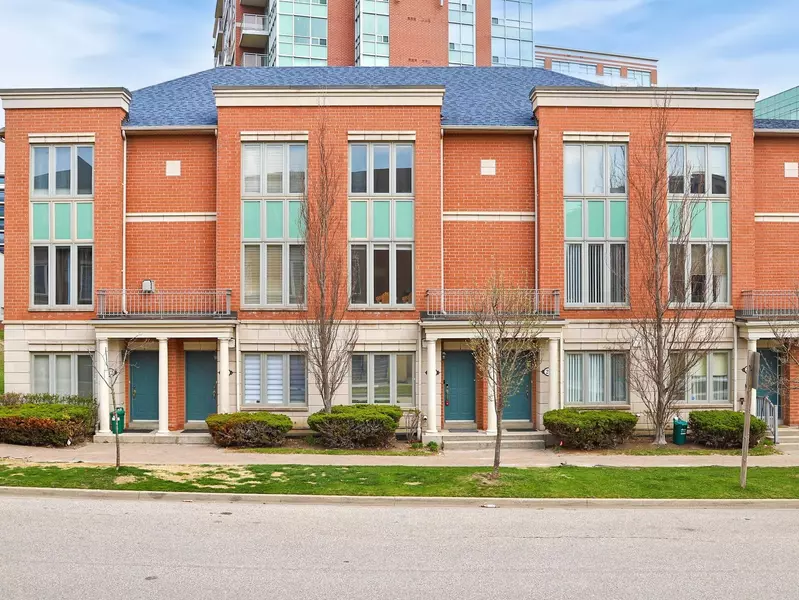 26 Suncrest BLVD, Markham, ON L3T 7Y4