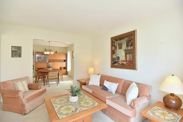 Hamilton, ON L9K 1K4,55 Steeplechase DR