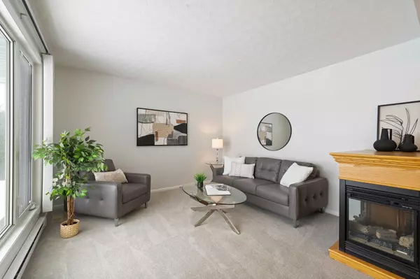 Orleans - Cumberland And Area, ON K4B 1P5,4623 Boundary RD