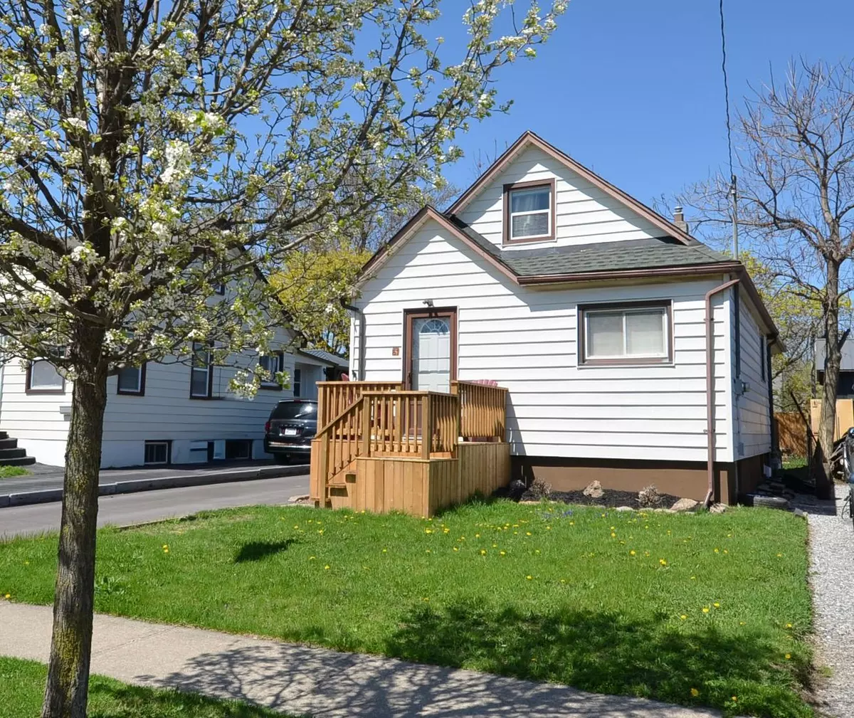 St. Catharines, ON L2S 1K8,61 Hamilton ST