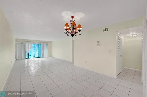 Hollywood, FL 33021,4040 N Hills Dr #2