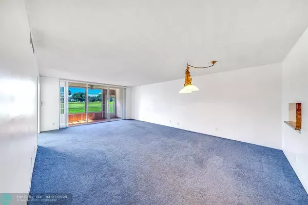 Pompano Beach, FL 33069,2601 S Course Dr #111