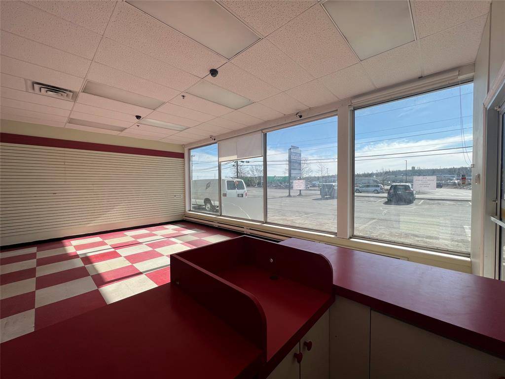Grand Falls-windsor, NL A2A 1X2,28 Cromer Avenue