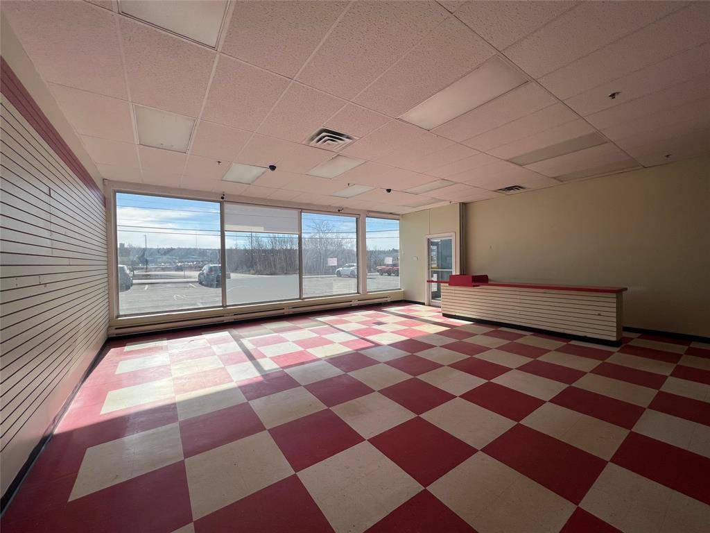 Grand Falls-windsor, NL A2A 1X2,28 Cromer Avenue