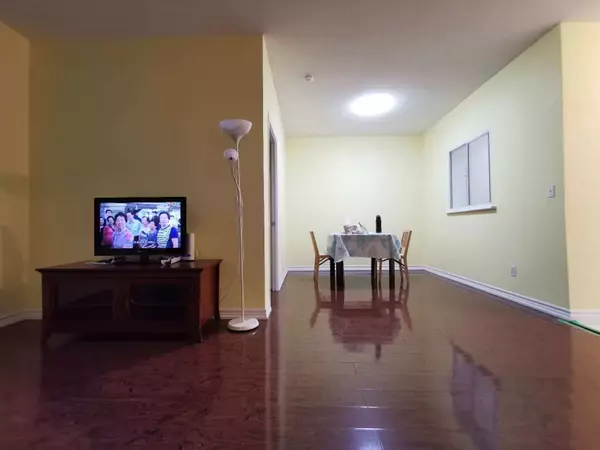 Toronto E07, ON M1S 5L6,5039 Finch AVE E #109