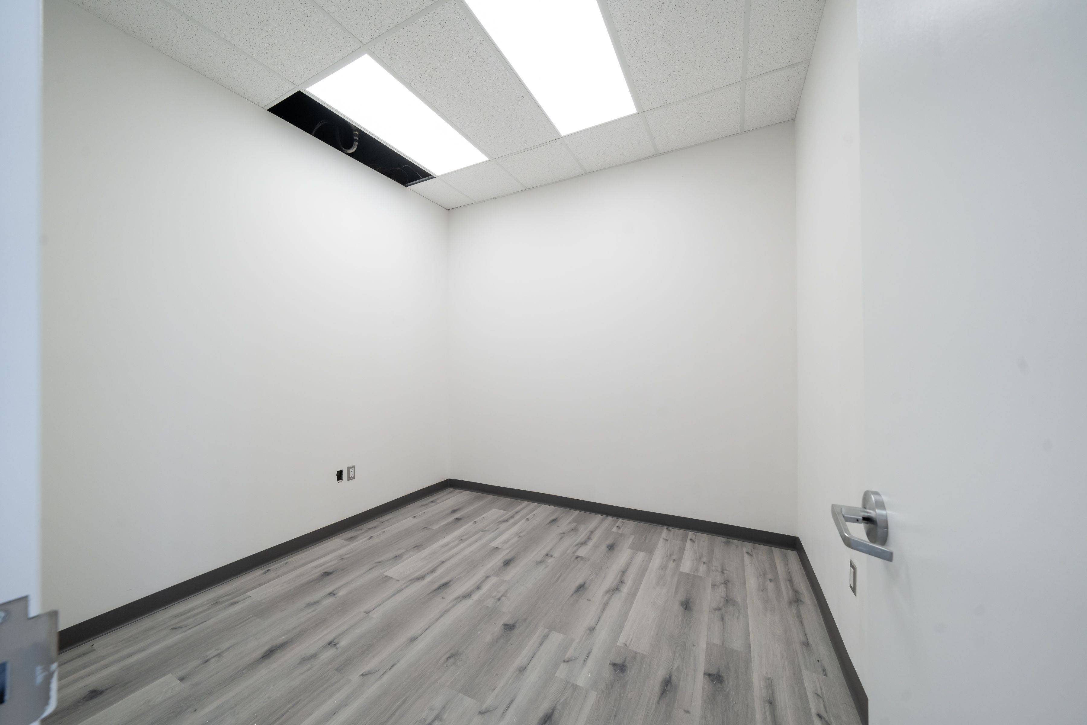 Toronto W10, ON M9V 3Y6,67 Westmore DR #11