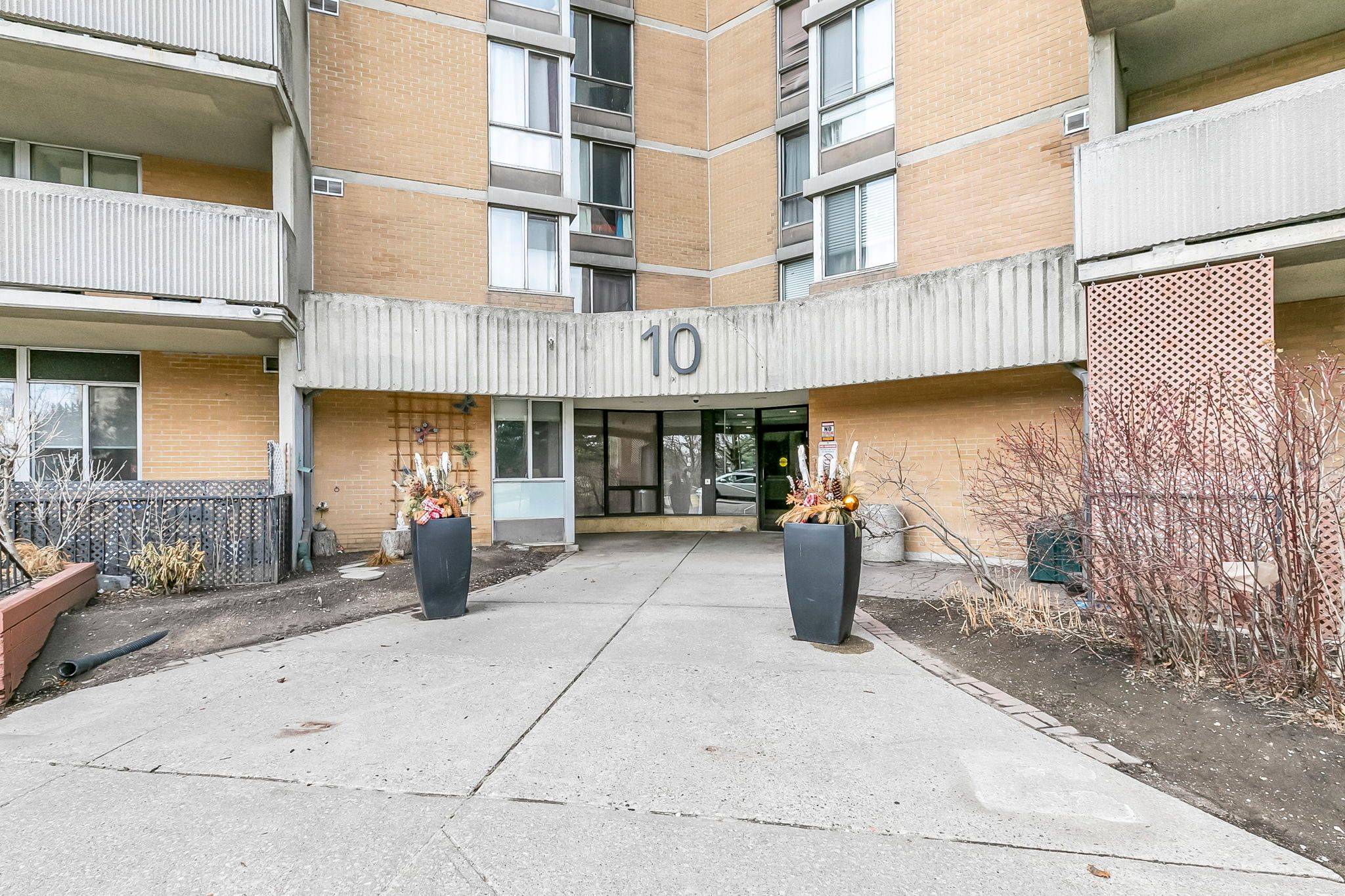 Toronto W04, ON M6M 5B3,10 Martha Easton WAY #2413