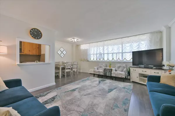 Toronto W05, ON M3J 1B2,80 Grandravine DR #614