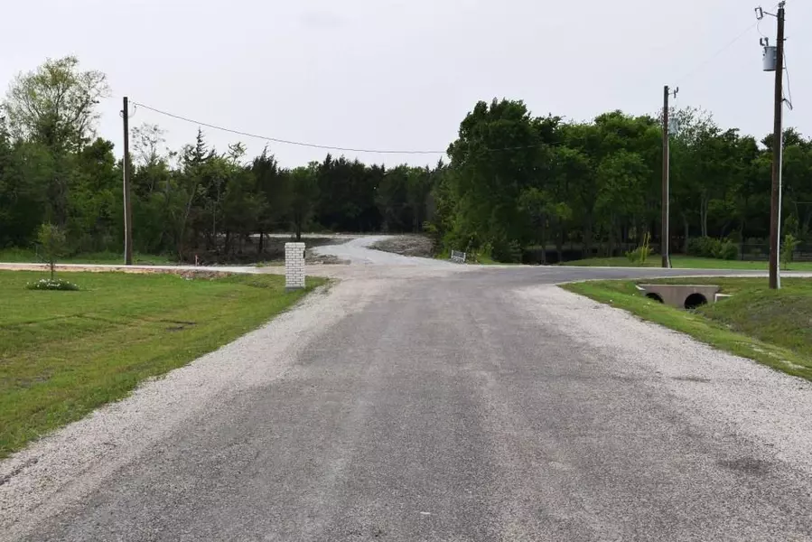 730 Cheyenne Trail, Trenton, TX 75490