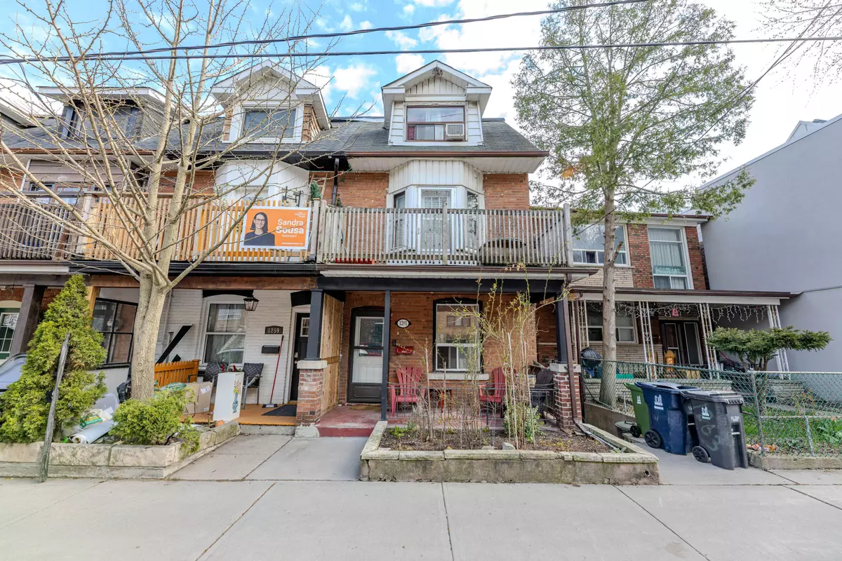 Toronto W02, ON M6H 2H2,1261 Davenport RD