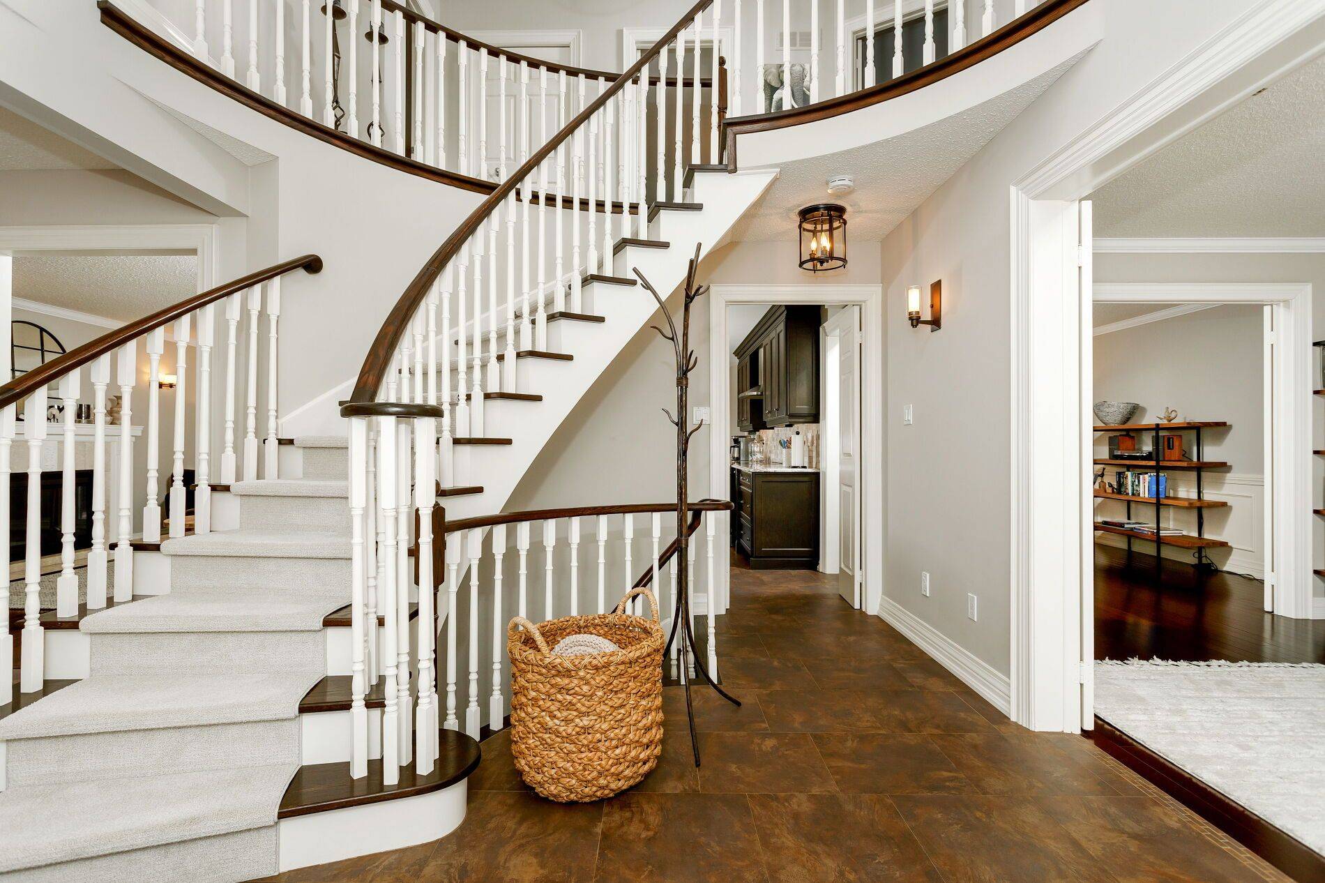 Oakville, ON L6M 1J6,1029 Oak Meadow RD