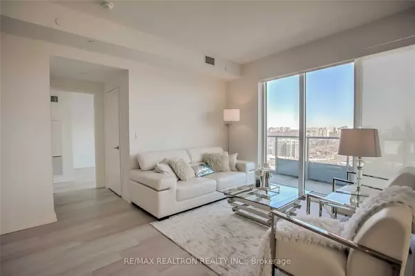 Toronto C15, ON M2K 0E4,117 McMahon DR #3702