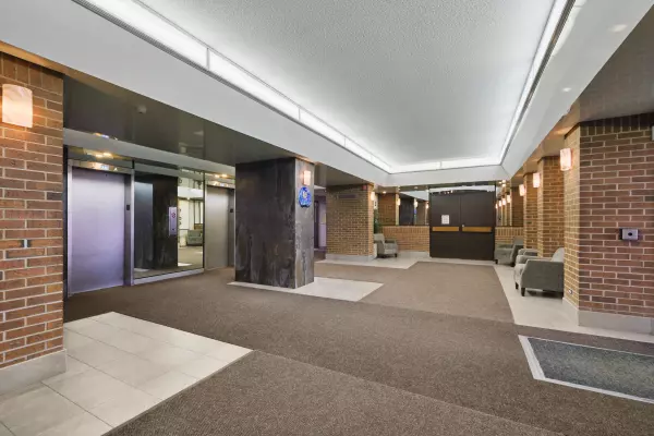 Mooneys Bay - Carleton Heights And Area, ON K2C 3N5,1380 Prince Of Wales DR #907