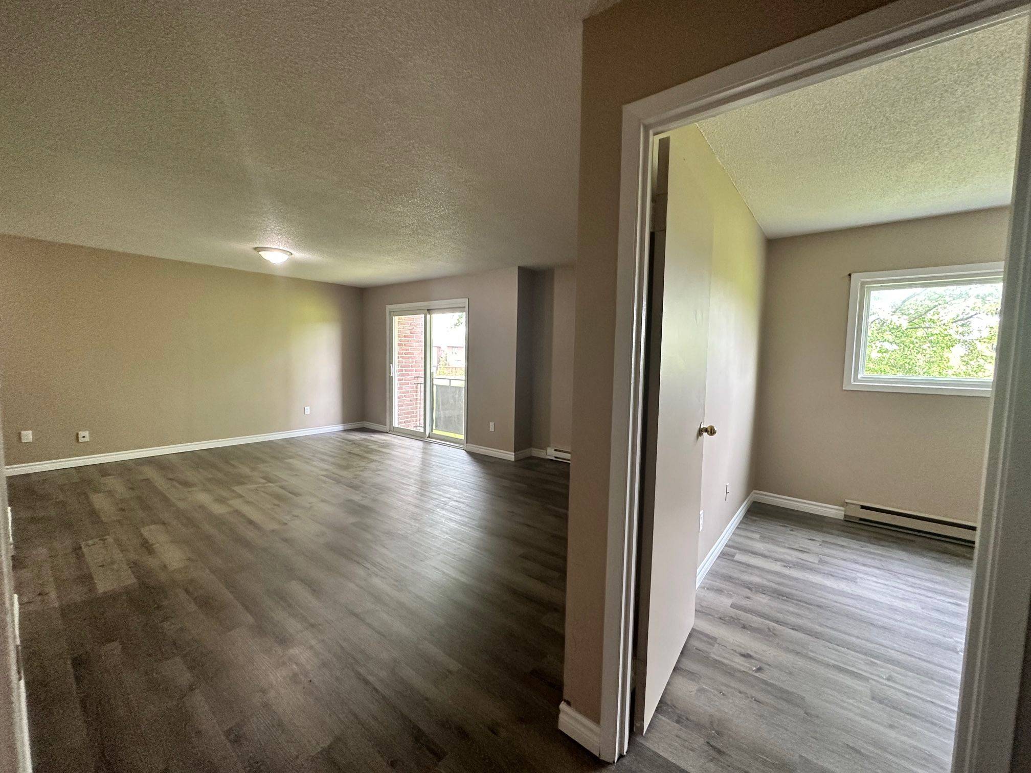 Georgina, ON L4P 3K6,1 Lowndes AVE #12