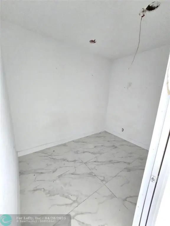 West Miami, FL 33144,6045 SW 8th St