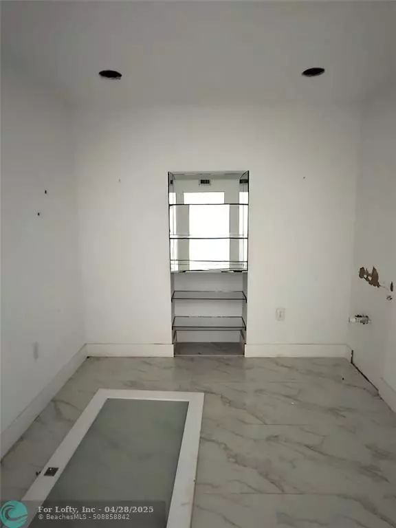 West Miami, FL 33144,6045 SW 8th St