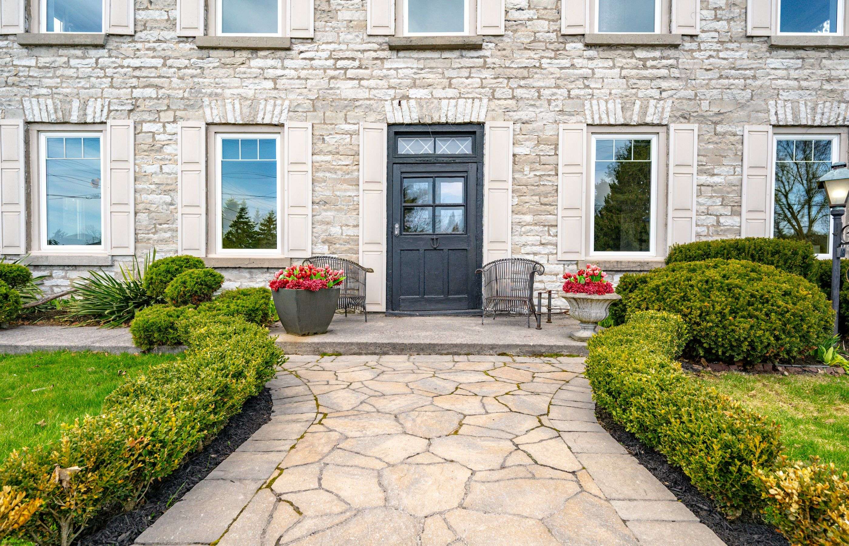 Kingston, ON K7L 4V4,1863 Sydenham RD